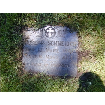Schneiders_Cemetery 004.JPG